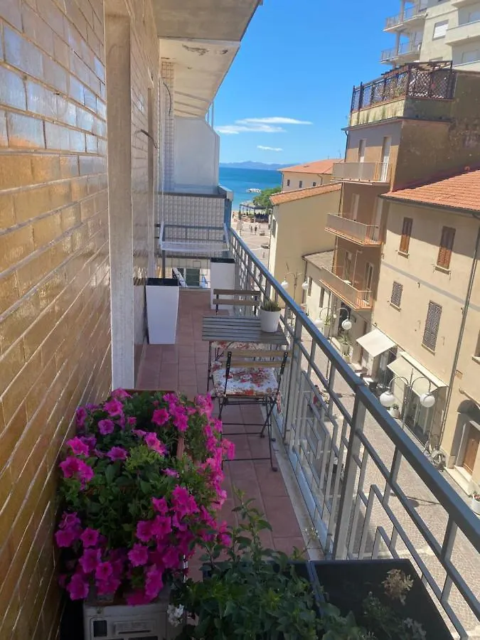 Guest house Affittacamere Via Roma 12 Follonica