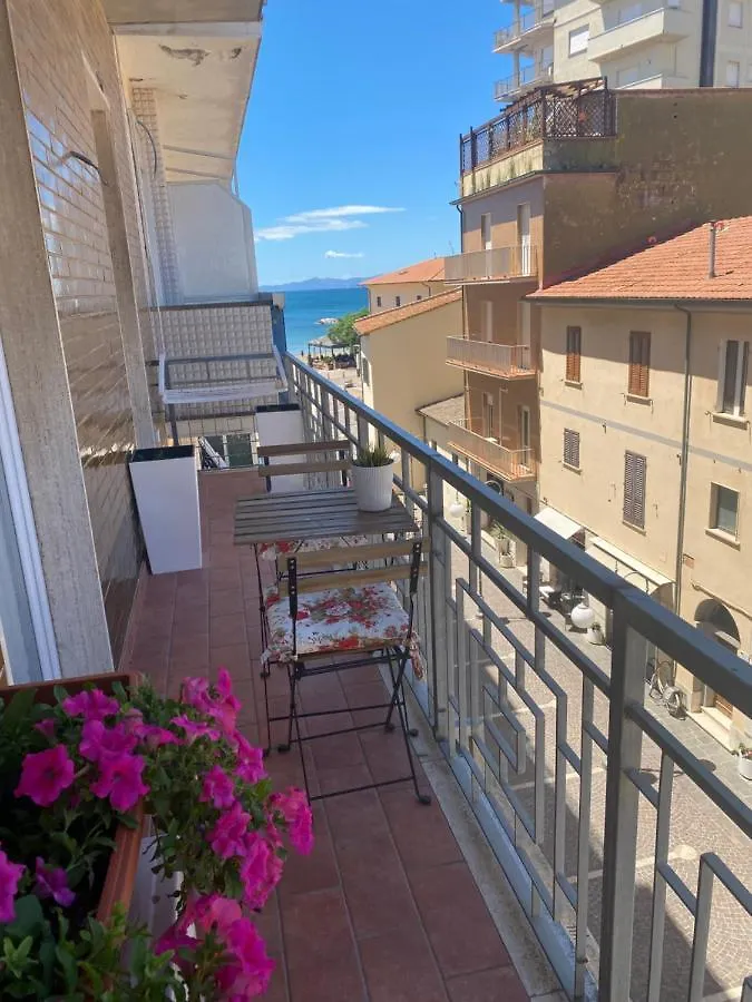 Affittacamere Via Roma 12 Follonica Guest house
