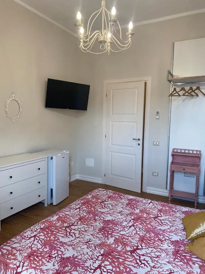 Affittacamere Via Roma 12 Follonica Guest house