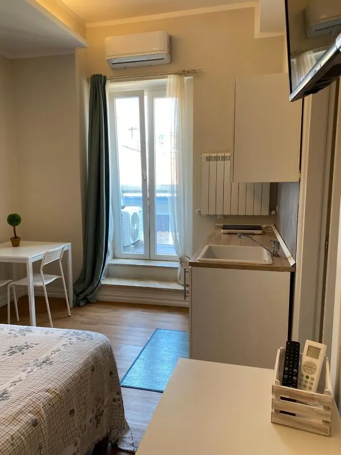 Affittacamere Via Roma 12 Follonica Guest house