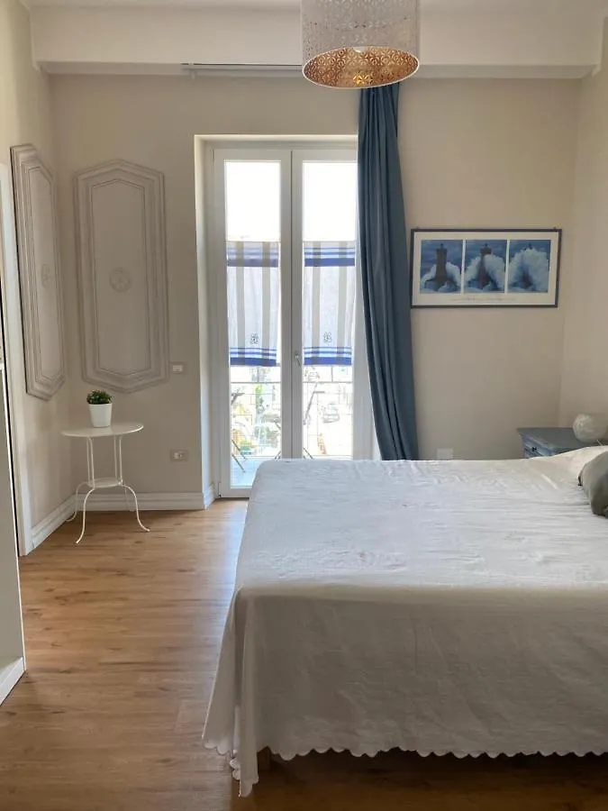 Affittacamere Via Roma 12 Follonica Guest house
