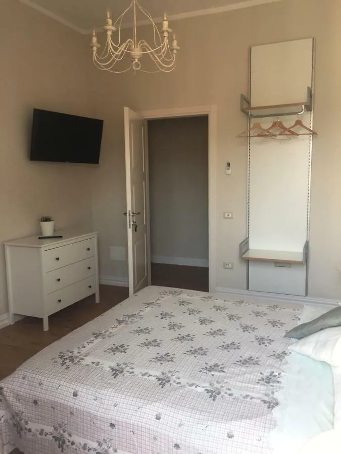 Guest house Affittacamere Via Roma 12 Follonica