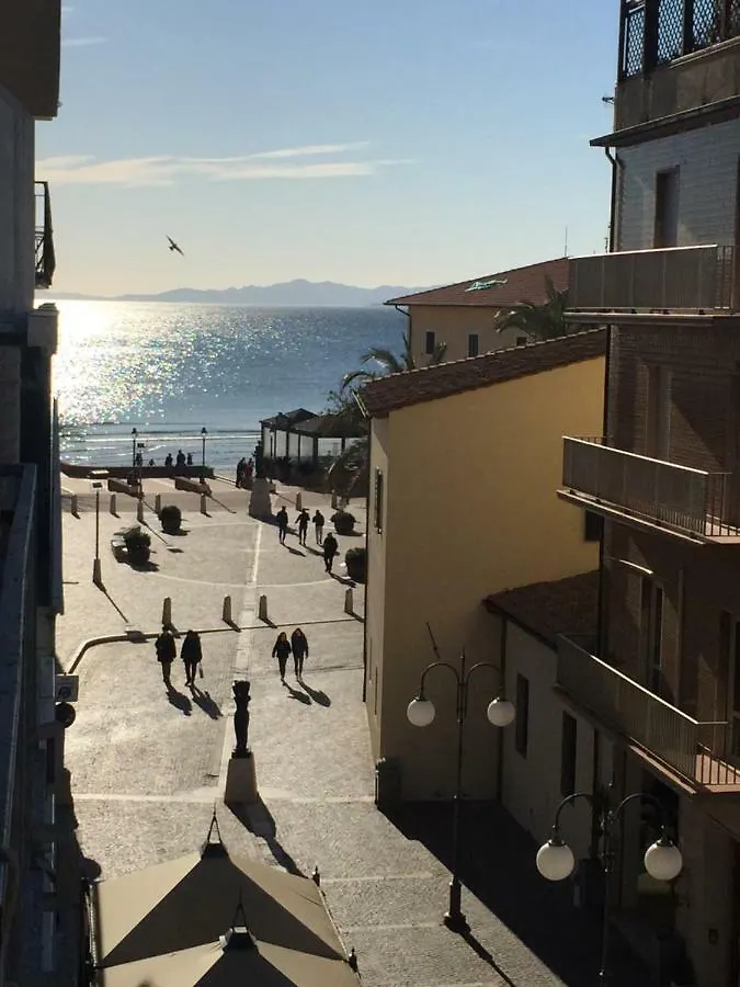 Affittacamere Via Roma 12 Follonica Guest house